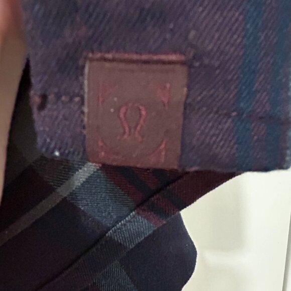 LULULEMON men's long-sleeved burgundy/navy blue plaid shirt (XXL) - Picture 4 of 5